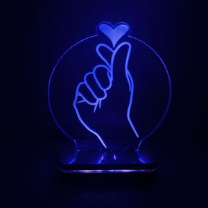 چراغ خواب طرح عاشقانه قلب روی دست مدل هفت رنگ سان لیزر