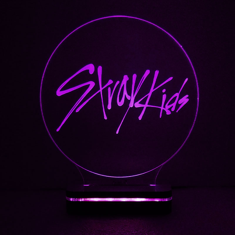چراغ خواب طرح گروه استری کیدز Stray Kids رنگ کد 1168 سان لیزر